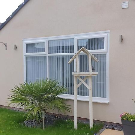 Near Liverpool Double Bedroom Hideaway Уиррал Экстерьер фото
